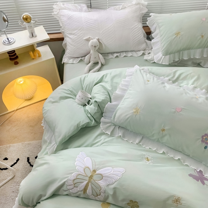 91家纺网 家纺一手货源 找家纺 2023新款A类母婴级全棉水洗棉绣花四件套--蝴蝶夫人系列棚拍图 蝴蝶夫人-绿