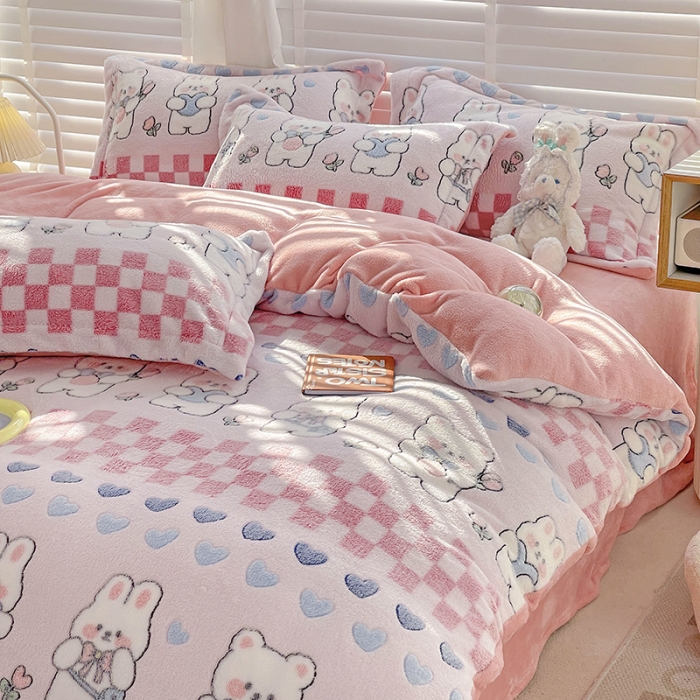 91家纺网 家纺一手货源 找家纺 宜家坊 2023新款高克重立体雪花绒四件套 系列一 爱心熊