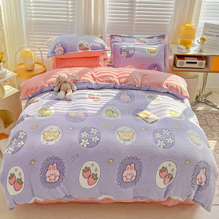 91家纺网 家纺一手货源 找家纺 宜家坊 2023新款高克重立体雪花绒四件套 系列一 草莓兔