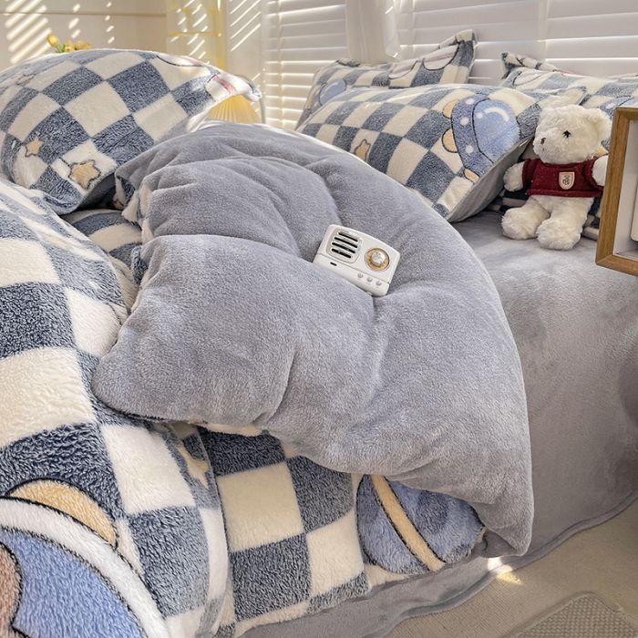 91家纺网 家纺一手货源 找家纺 宜家坊 2023新款高克重立体雪花绒四件套 系列一 太空熊