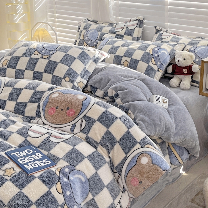 91家纺网 家纺一手货源 找家纺 宜家坊 2023新款高克重立体雪花绒四件套 系列一 太空熊