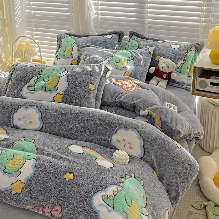 91家纺网 家纺一手货源 找家纺 宜家坊 2023新款高克重立体雪花绒四件套 系列一 小恐龙