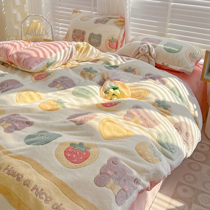 91家纺网 家纺一手货源 找家纺 宜家坊 2023新款高克重立体雪花绒四件套 系列一 熊熊乐园-米