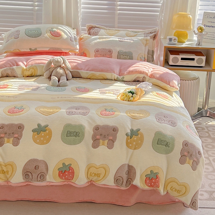 91家纺网 家纺一手货源 找家纺 宜家坊 2023新款高克重立体雪花绒四件套 系列一 熊熊乐园-米