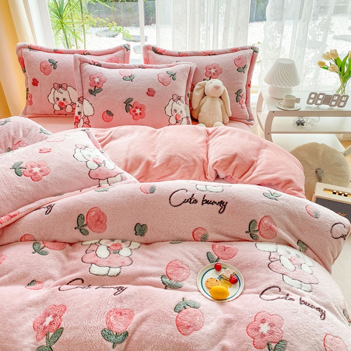 91家纺网 家纺一手货源 找家纺 宜家坊 2023新款高克重立体雪花绒四件套 系列二 甜心兔