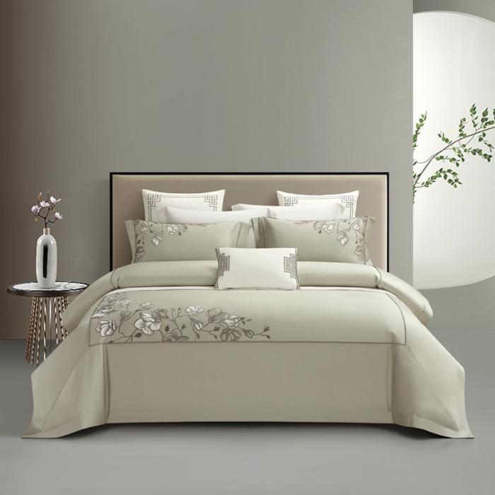 91家纺网 家纺一手货源 找家纺 60支60S长绒棉刺绣四件套全棉直播爆款新中式简约花卉 温婉浅灰