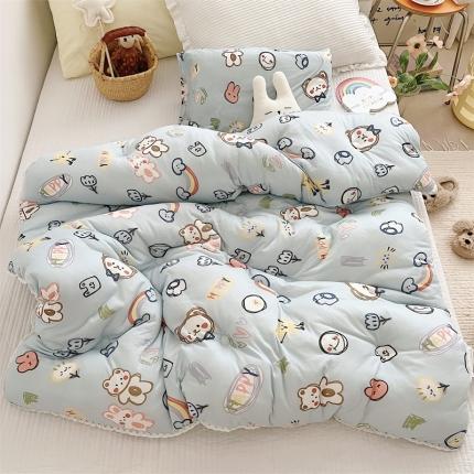 91家纺网 家纺一手货源 找家纺 心卓婴童馆 2025新款针织棉印花被子系列-儿童款 彩虹熊-蓝