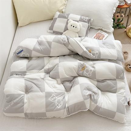 91家纺网 家纺一手货源 找家纺 心卓婴童馆 2025新款针织棉印花被子系列-儿童款 灰大格