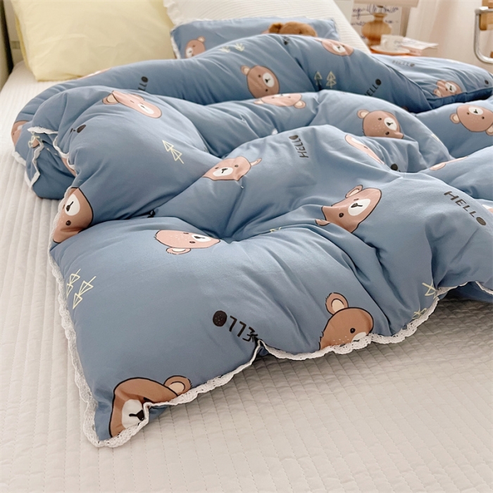 91家纺网 家纺一手货源 找家纺 心卓婴童馆 2025新款针织棉印花被子系列-儿童款 可爱熊-蓝