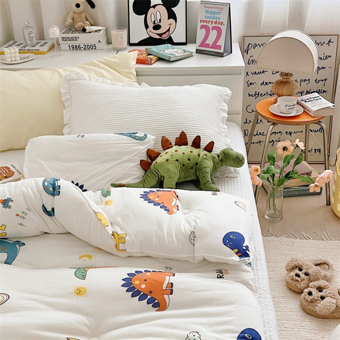 91家纺网 家纺一手货源 找家纺 心卓婴童馆 2025新款针织棉印花被子系列-儿童款 恐龙家族