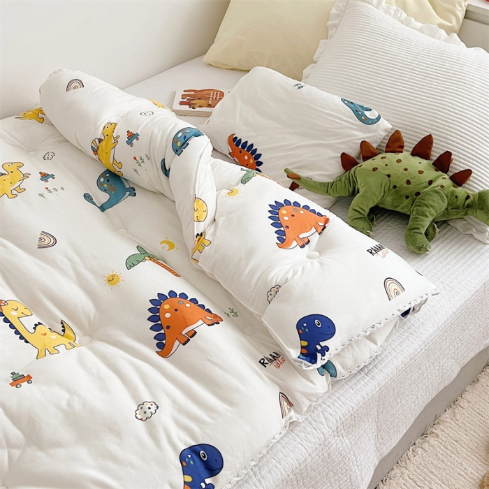 91家纺网 家纺一手货源 找家纺 心卓婴童馆 2025新款针织棉印花被子系列-儿童款 恐龙家族