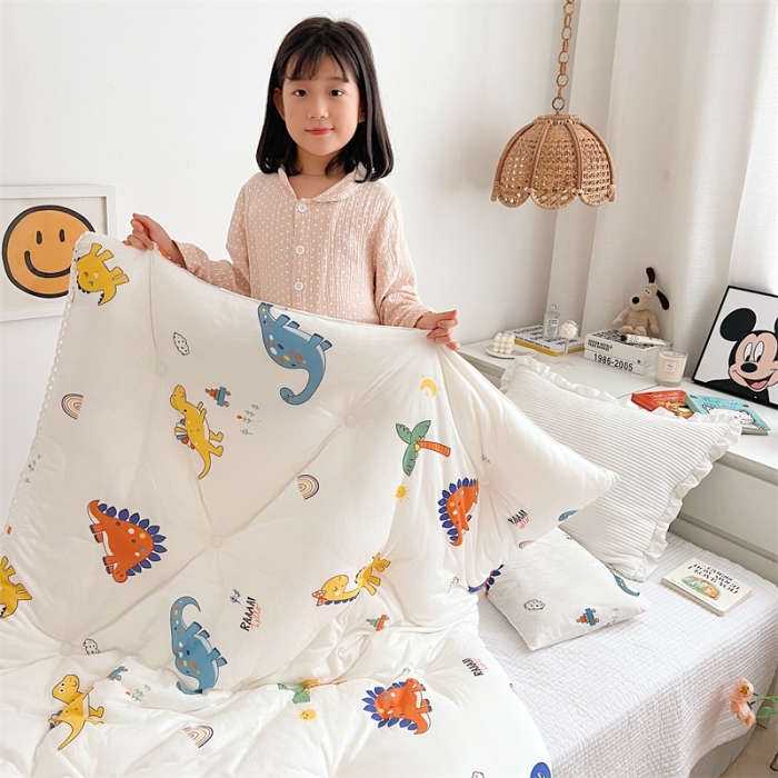 91家纺网 家纺一手货源 找家纺 心卓婴童馆 2025新款针织棉印花被子系列-儿童款 恐龙家族