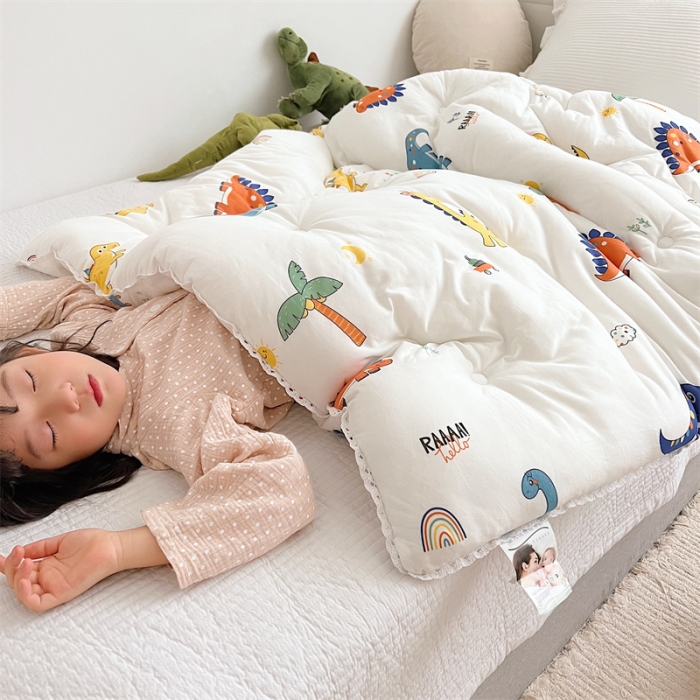 91家纺网 家纺一手货源 找家纺 心卓婴童馆 2025新款针织棉印花被子系列-儿童款 恐龙家族