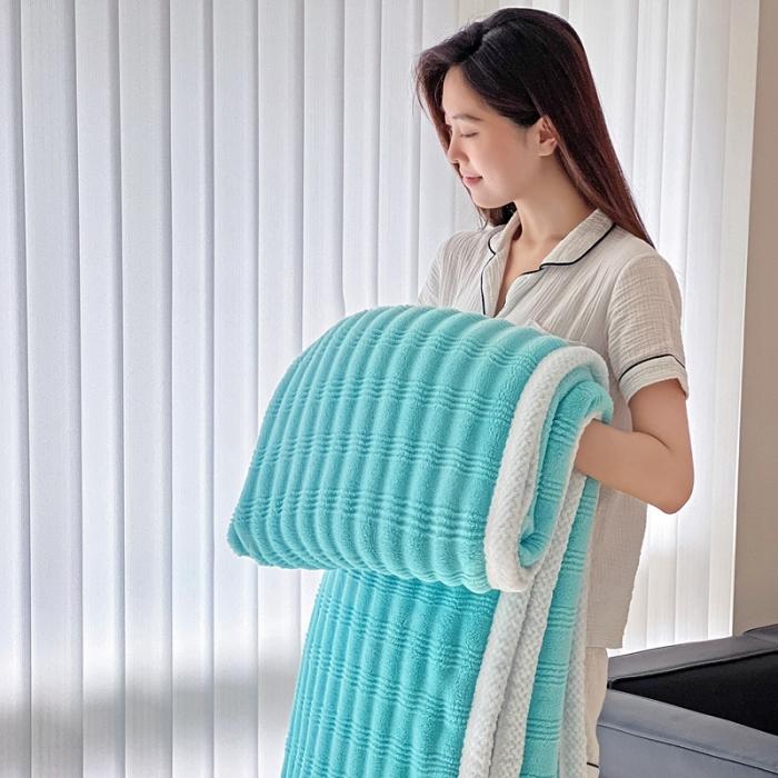 91家纺网 家纺一手货源 找家纺 法澳 2024新款A类仿兔毛绒300克牛奶绒多功能盖毯空调毯毛毯