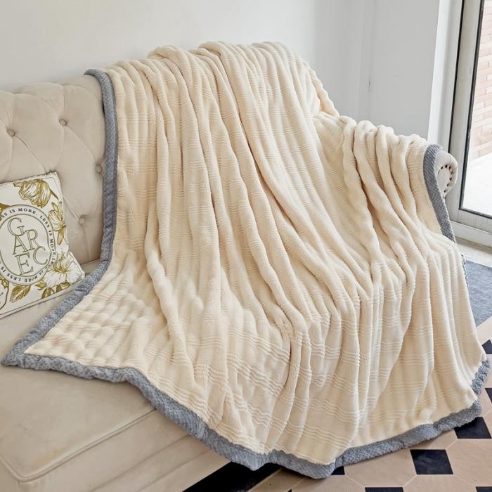 91家纺网 家纺一手货源 找家纺 法澳 2024新款A类仿兔毛绒300克牛奶绒多功能盖毯空调毯毛毯