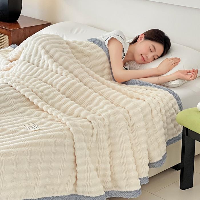 91家纺网 家纺一手货源 找家纺 法澳 2024新款A类仿兔毛绒300克牛奶绒多功能盖毯空调毯毛毯