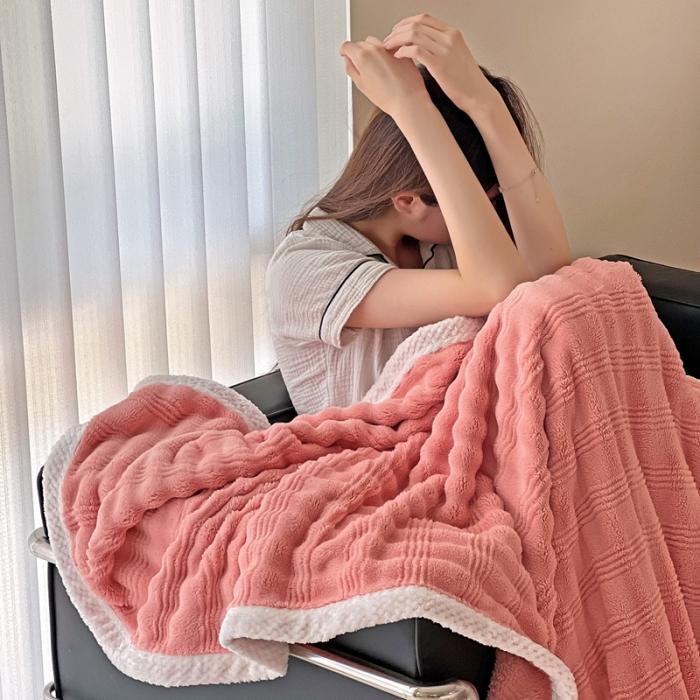 91家纺网 家纺一手货源 找家纺 法澳 2024新款A类仿兔毛绒300克牛奶绒多功能盖毯空调毯毛毯