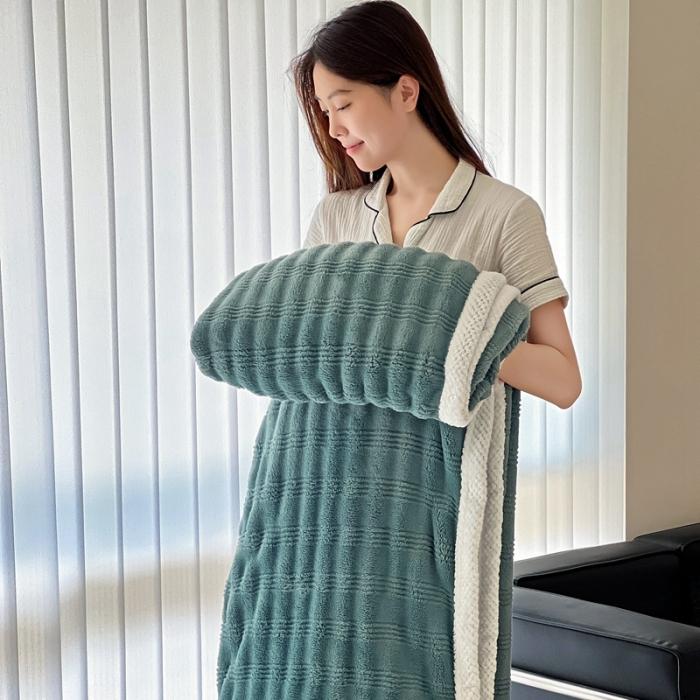 91家纺网 家纺一手货源 找家纺 法澳 2024新款A类仿兔毛绒300克牛奶绒多功能盖毯空调毯毛毯