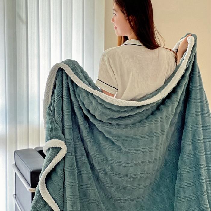 91家纺网 家纺一手货源 找家纺 法澳 2024新款A类仿兔毛绒300克牛奶绒多功能盖毯空调毯毛毯