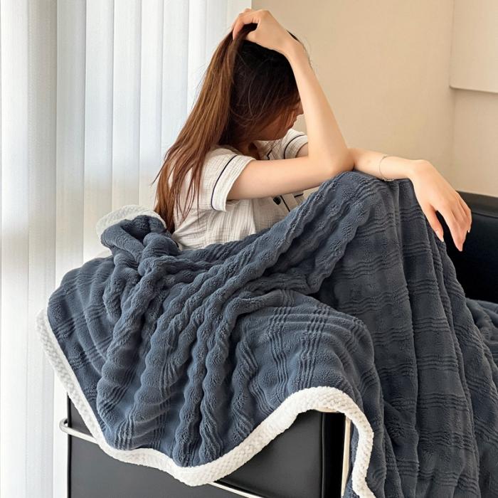 91家纺网 家纺一手货源 找家纺 法澳 2024新款A类仿兔毛绒300克牛奶绒多功能盖毯空调毯毛毯