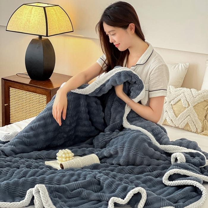 91家纺网 家纺一手货源 找家纺 法澳 2024新款A类仿兔毛绒300克牛奶绒多功能盖毯空调毯毛毯