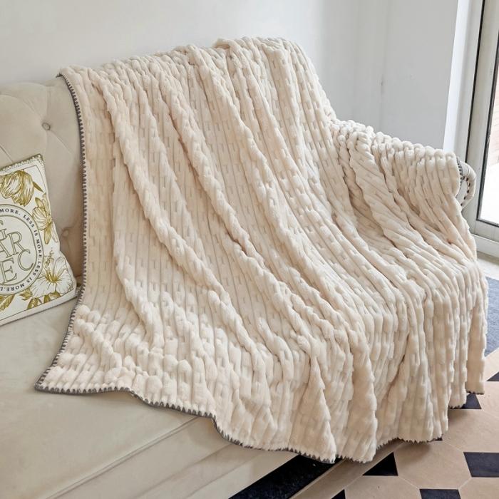 91家纺网 家纺一手货源 找家纺 法澳 2024新款A类仿兔毛绒300克牛奶绒多功能盖毯空调毯毛毯