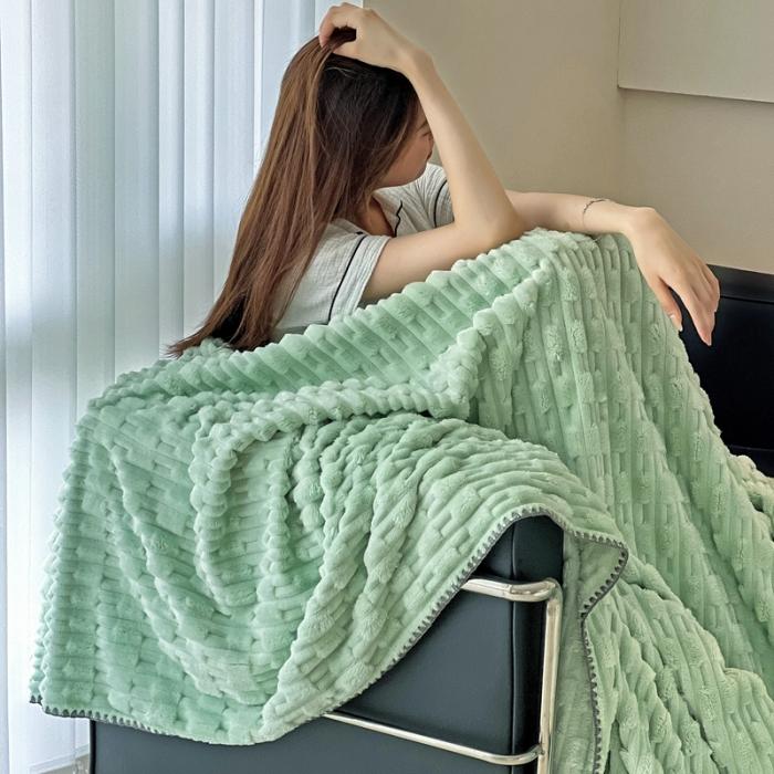 91家纺网 家纺一手货源 找家纺 法澳 2024新款A类仿兔毛绒300克牛奶绒多功能盖毯空调毯毛毯