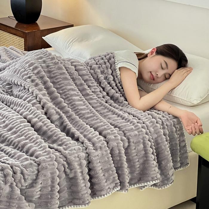 91家纺网 家纺一手货源 找家纺 法澳 2024新款A类仿兔毛绒300克牛奶绒多功能盖毯空调毯毛毯