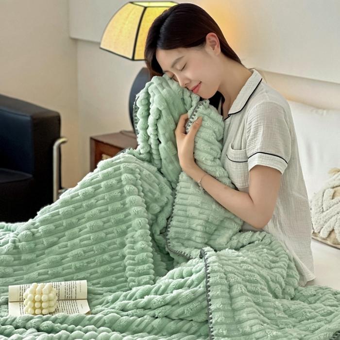 91家纺网 家纺一手货源 找家纺 法澳 2024新款A类仿兔毛绒300克牛奶绒多功能盖毯空调毯毛毯