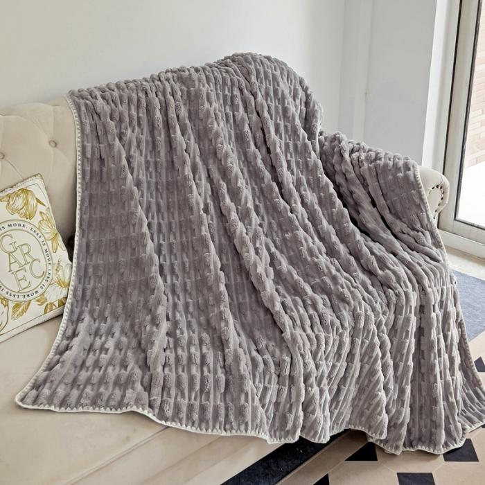 91家纺网 家纺一手货源 找家纺 法澳 2024新款A类仿兔毛绒300克牛奶绒多功能盖毯空调毯毛毯