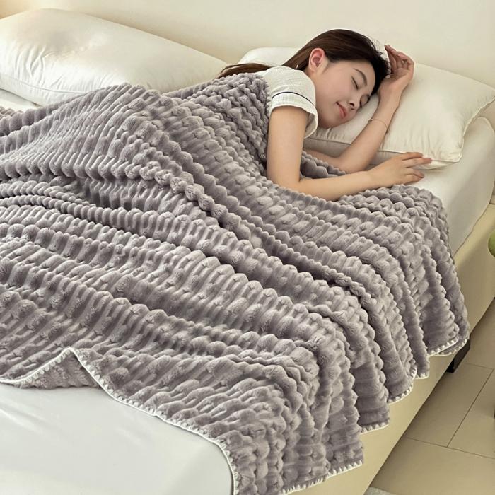 91家纺网 家纺一手货源 找家纺 法澳 2024新款A类仿兔毛绒300克牛奶绒多功能盖毯空调毯毛毯