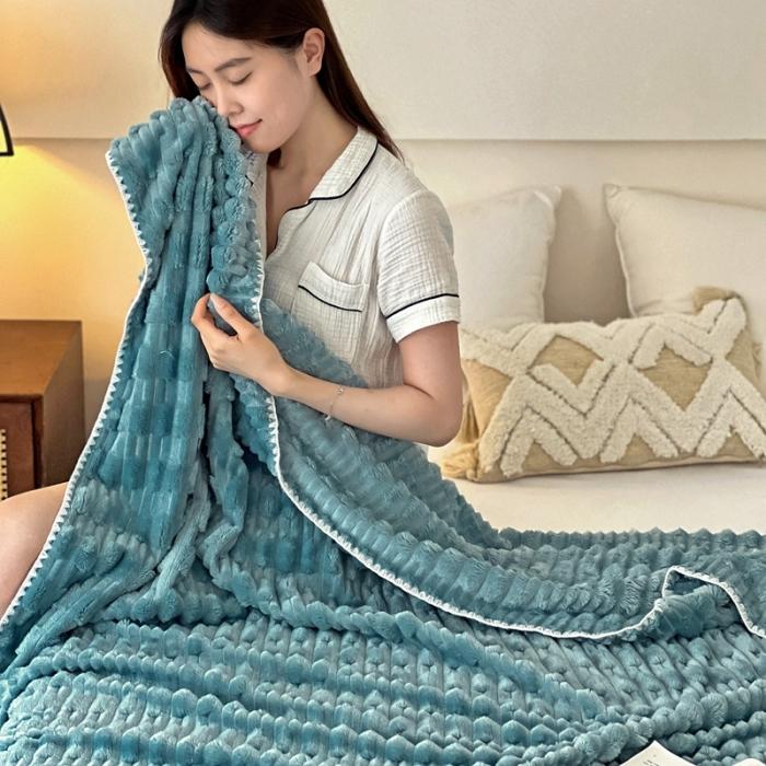 91家纺网 家纺一手货源 找家纺 法澳 2024新款A类仿兔毛绒300克牛奶绒多功能盖毯空调毯毛毯