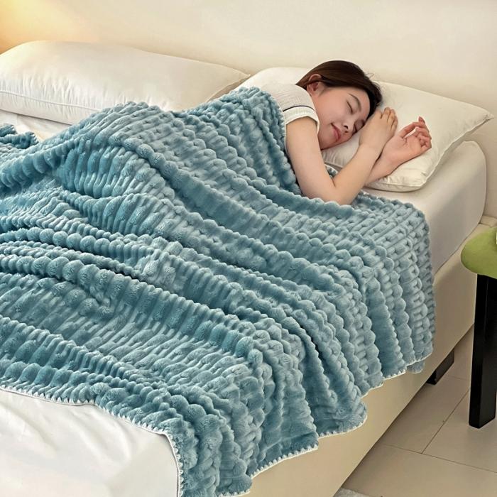 91家纺网 家纺一手货源 找家纺 法澳 2024新款A类仿兔毛绒300克牛奶绒多功能盖毯空调毯毛毯