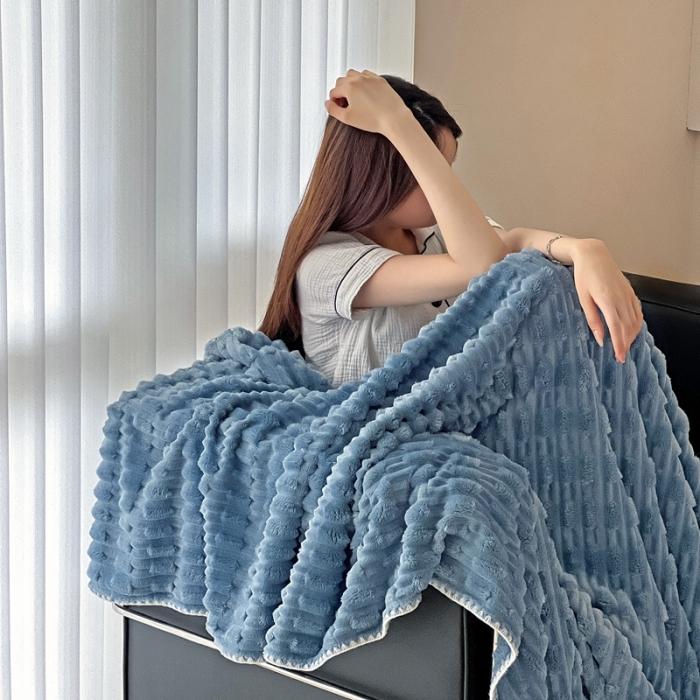 91家纺网 家纺一手货源 找家纺 法澳 2024新款A类仿兔毛绒300克牛奶绒多功能盖毯空调毯毛毯