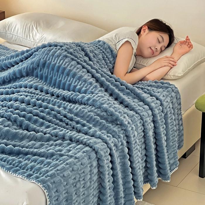 91家纺网 家纺一手货源 找家纺 法澳 2024新款A类仿兔毛绒300克牛奶绒多功能盖毯空调毯毛毯