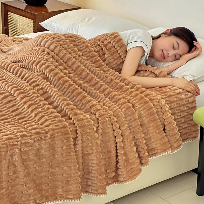 91家纺网 家纺一手货源 找家纺 法澳 2024新款A类仿兔毛绒300克牛奶绒多功能盖毯空调毯毛毯