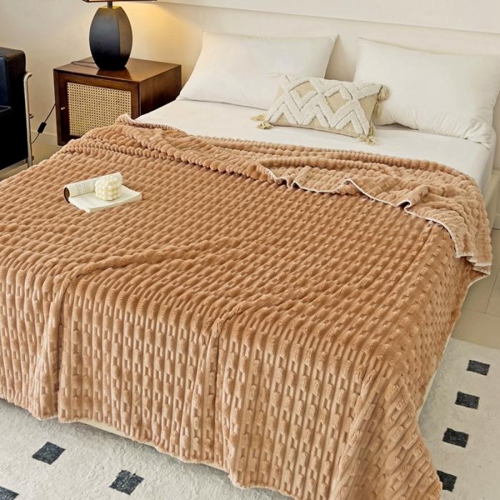 91家纺网 家纺一手货源 找家纺 法澳 2024新款A类仿兔毛绒300克牛奶绒多功能盖毯空调毯毛毯