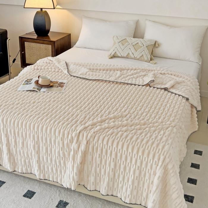 91家纺网 家纺一手货源 找家纺 法澳 2024新款A类仿兔毛绒300克牛奶绒多功能盖毯空调毯毛毯