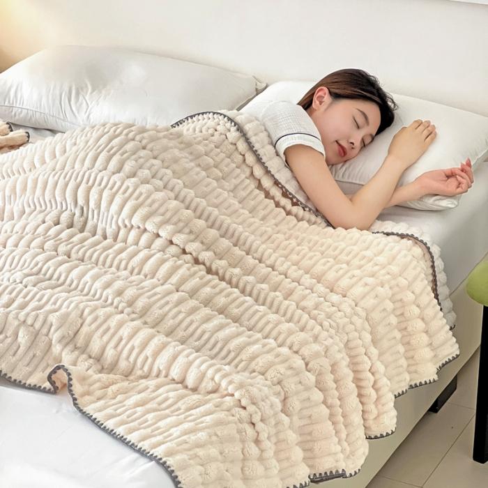 91家纺网 家纺一手货源 找家纺 法澳 2024新款A类仿兔毛绒300克牛奶绒多功能盖毯空调毯毛毯