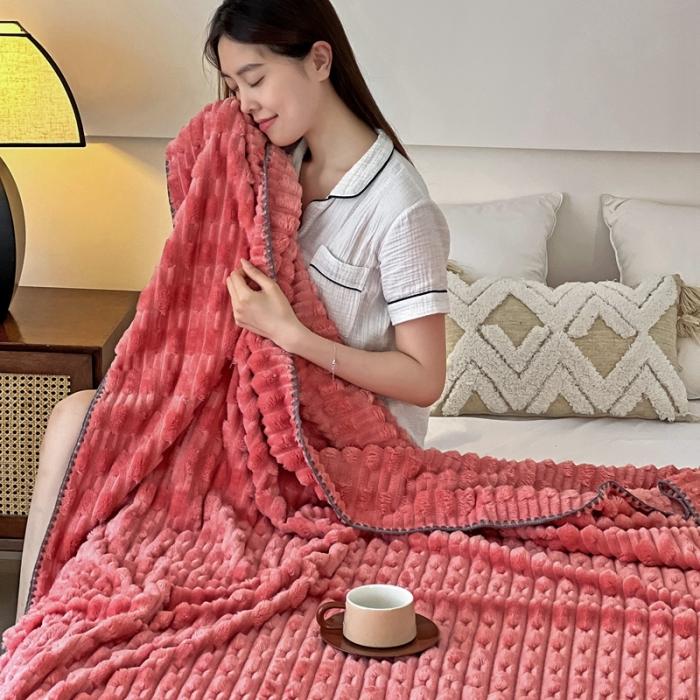 91家纺网 家纺一手货源 找家纺 法澳 2024新款A类仿兔毛绒300克牛奶绒多功能盖毯空调毯毛毯