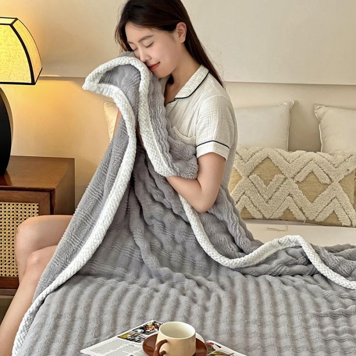 91家纺网 家纺一手货源 找家纺 法澳 2024新款A类仿兔毛绒300克牛奶绒多功能盖毯空调毯毛毯