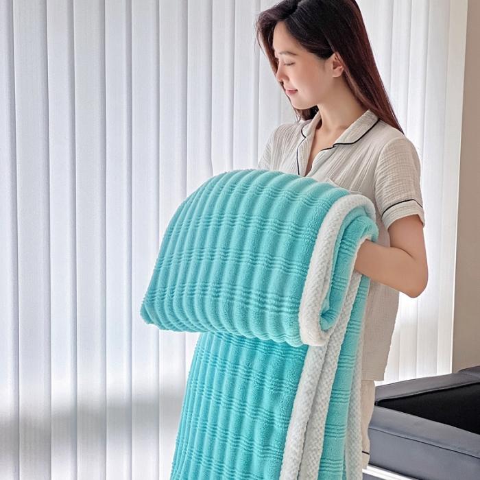 91家纺网 家纺一手货源 找家纺 法澳 2024新款A类仿兔毛绒300克牛奶绒多功能盖毯空调毯毛毯