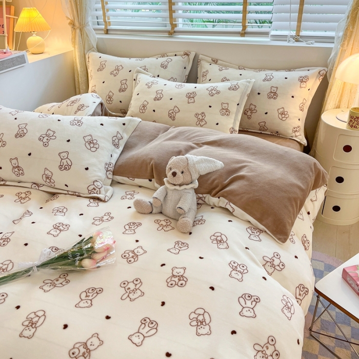 91家纺网 家纺一手货源 找家纺 康纳利 2023新款印花牛奶绒单被套 爱心熊