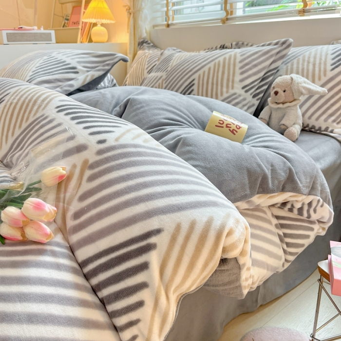 91家纺网 家纺一手货源 找家纺 康纳利 2023新款印花牛奶绒单被套 柏拉图