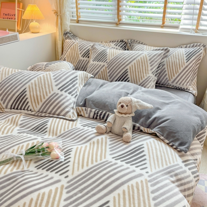 91家纺网 家纺一手货源 找家纺 康纳利 2023新款印花牛奶绒单被套 柏拉图