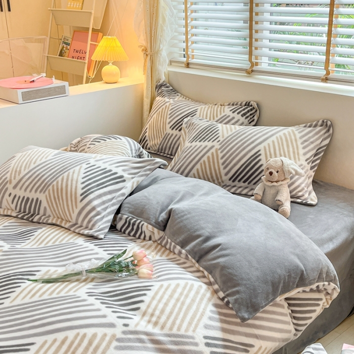 91家纺网 家纺一手货源 找家纺 康纳利 2023新款印花牛奶绒单被套 柏拉图