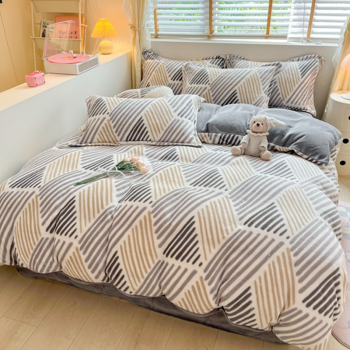 91家纺网 家纺一手货源 找家纺 康纳利 2023新款印花牛奶绒单被套 柏拉图