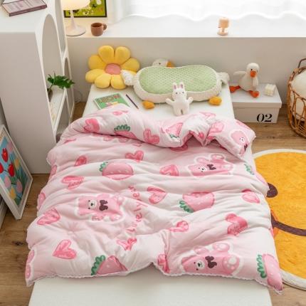 91家纺网 家纺一手货源 找家纺 心卓婴童馆 2025新款针织棉印花被子系列-儿童款 爱心小熊