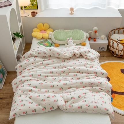 91家纺网 家纺一手货源 找家纺 心卓婴童馆 2025新款针织棉印花被子系列-儿童款 花丛小兔