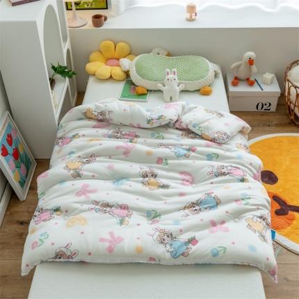 91家纺网 家纺一手货源 找家纺 心卓婴童馆 2025新款针织棉印花被子系列-儿童款 兔子女孩